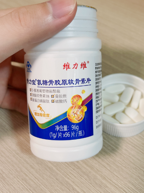 手关节磕肿了怎么办好呢? 手关节磕肿了怎么办好呢?